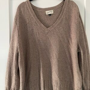 Universal Thread Women's V-Neck Sweater in Taupe